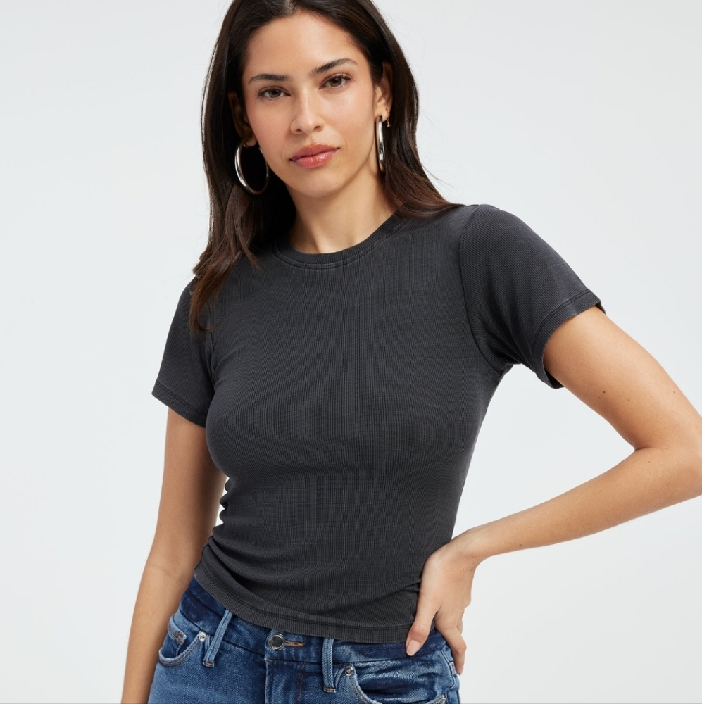 Good american Tshirt (JEANIUS FITTED TEE)
